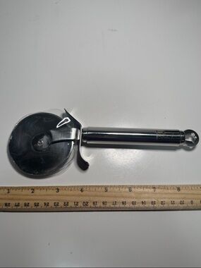 NEW Stainless Steel 18/10 Pizza Cutter HIA solid weight great cutter heavy duty